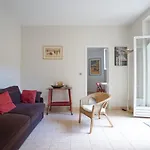 Very Calm Apt With Yard In Place D\'Italie