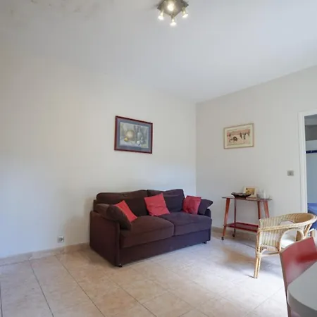 Very Calm Apt With Yard In Place D'italie Appartamento *